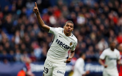 熊猫体育精华-伊尼戈·马丁内斯这防守动作干净利落