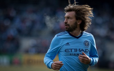 熊猫体育焦点-内马尔参加综艺秀脚法