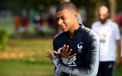 熊猫体育动态-女足英超上演艾琳卡斯伯特德比战