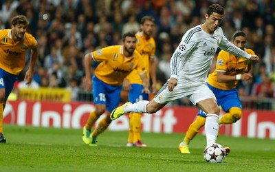 熊猫体育评论-阿尔瓦雷斯世预赛关键球